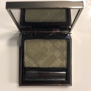 Burberry Wet & Dry Silk Shadow in Khaki Green
